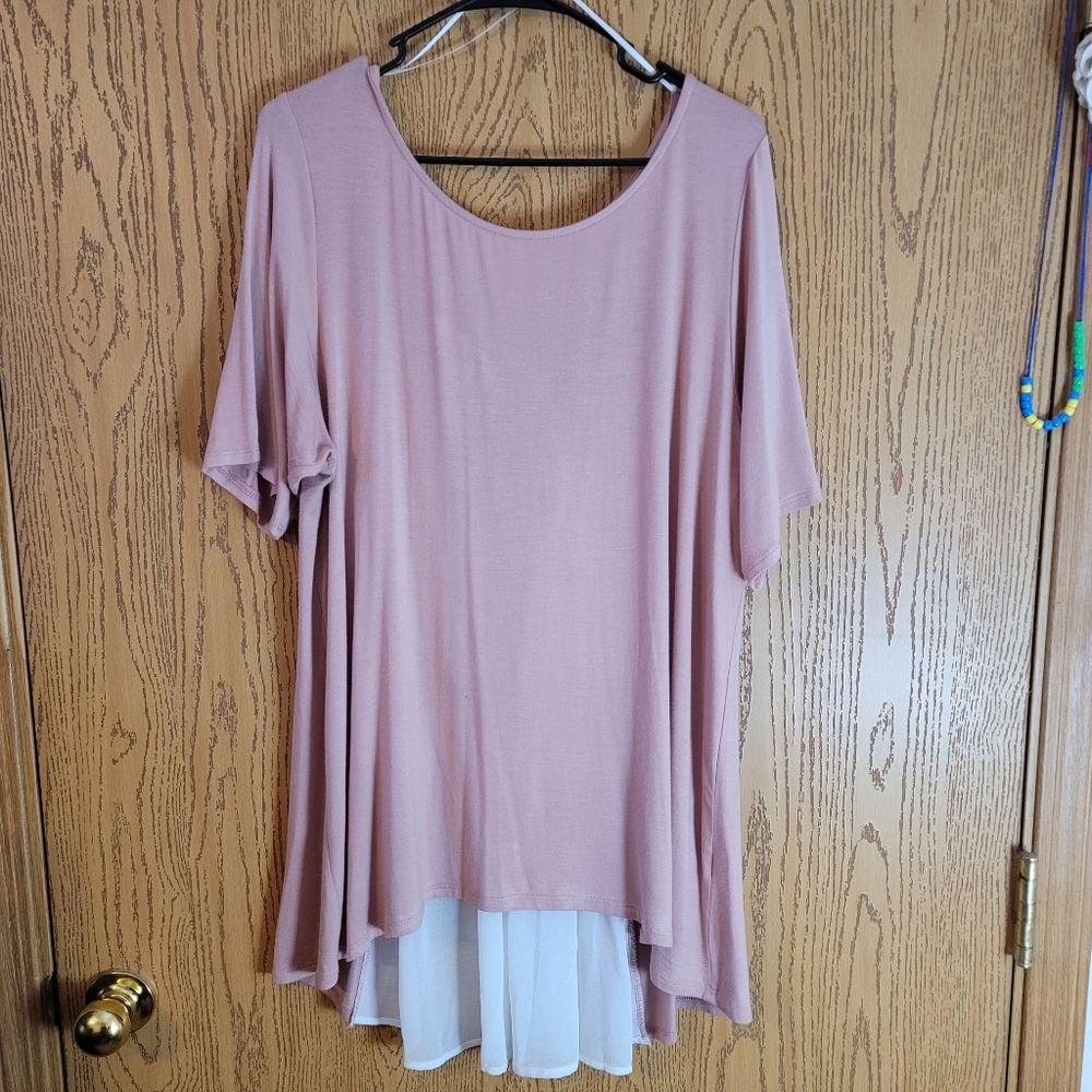 Plus size top with sheer back Size 2X